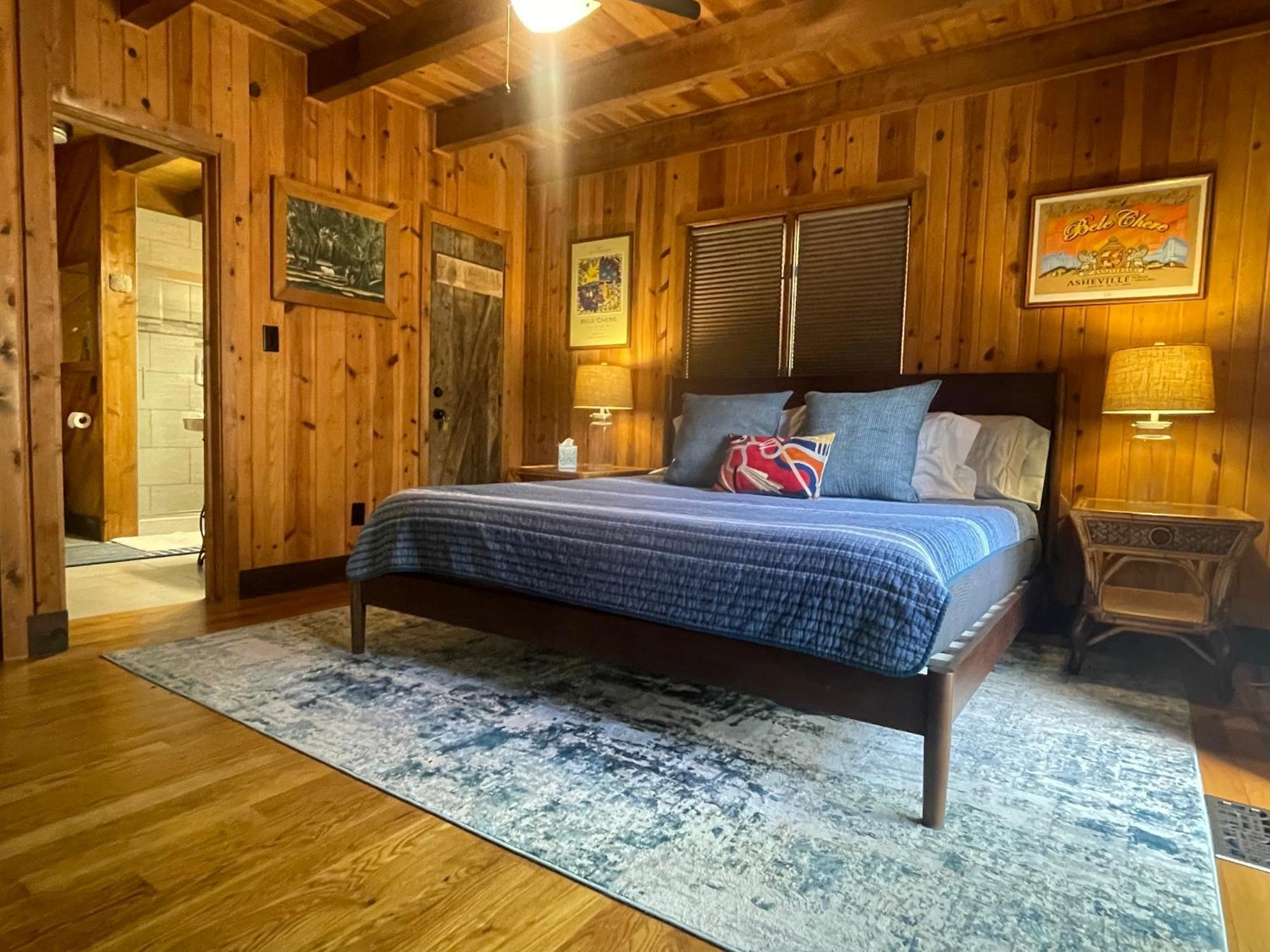 Holiday home River Rock Cabin *